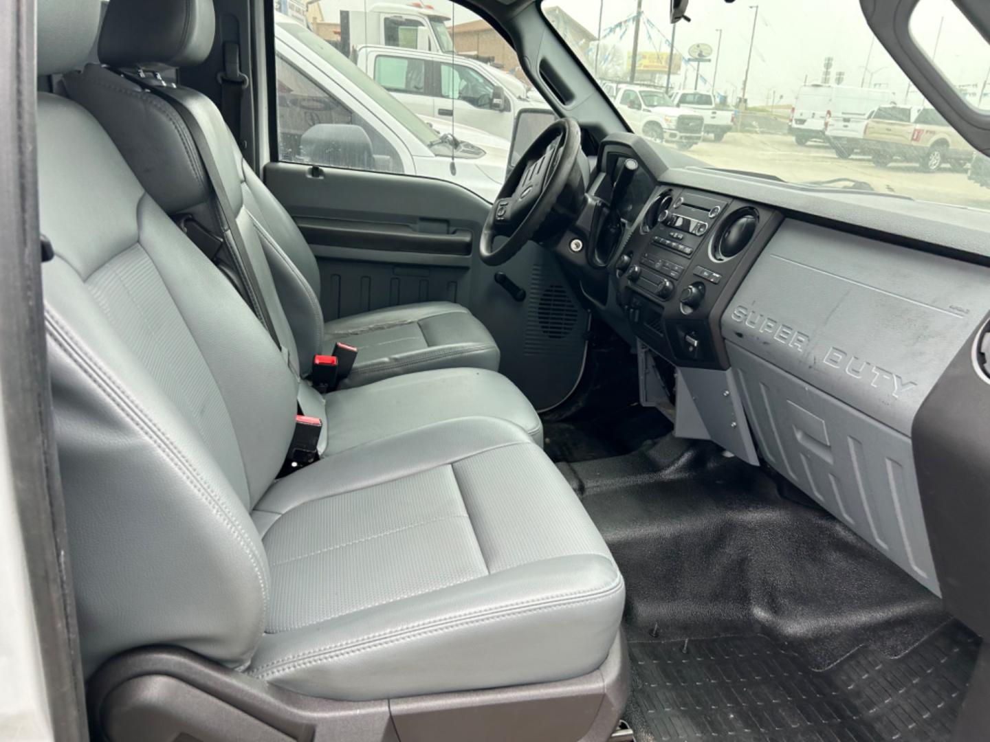 2015 White Ford F-350 SD (1FD7X3A66FE) with an 6.2L V8 F SOHC 16V engine, Automatic transmission, located at 1687 Business 35 S, New Braunfels, TX, 78130, (830) 625-7159, 29.655487, -98.051491 - Photo#11